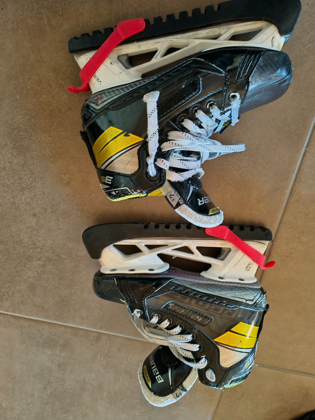 Bauer Pattini da ghiaccio: Goalie Schlittschuhe 39/ 4.5 – Usato da St. Ursen venduto da claudiavontobel