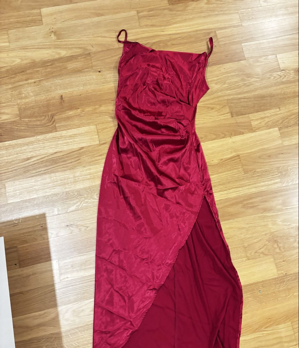 Kleider: Robe de soirée  – Gebraucht aus Lausanne von Mbama23