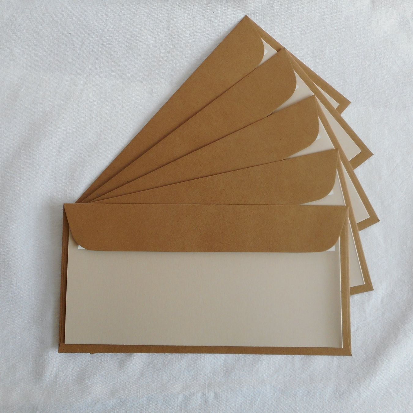 Cartoline: Schreibset Karten & Couverts Beige/Braun – Nuovo (secondo la descrizione) da Niederlenz venduto da Berghem