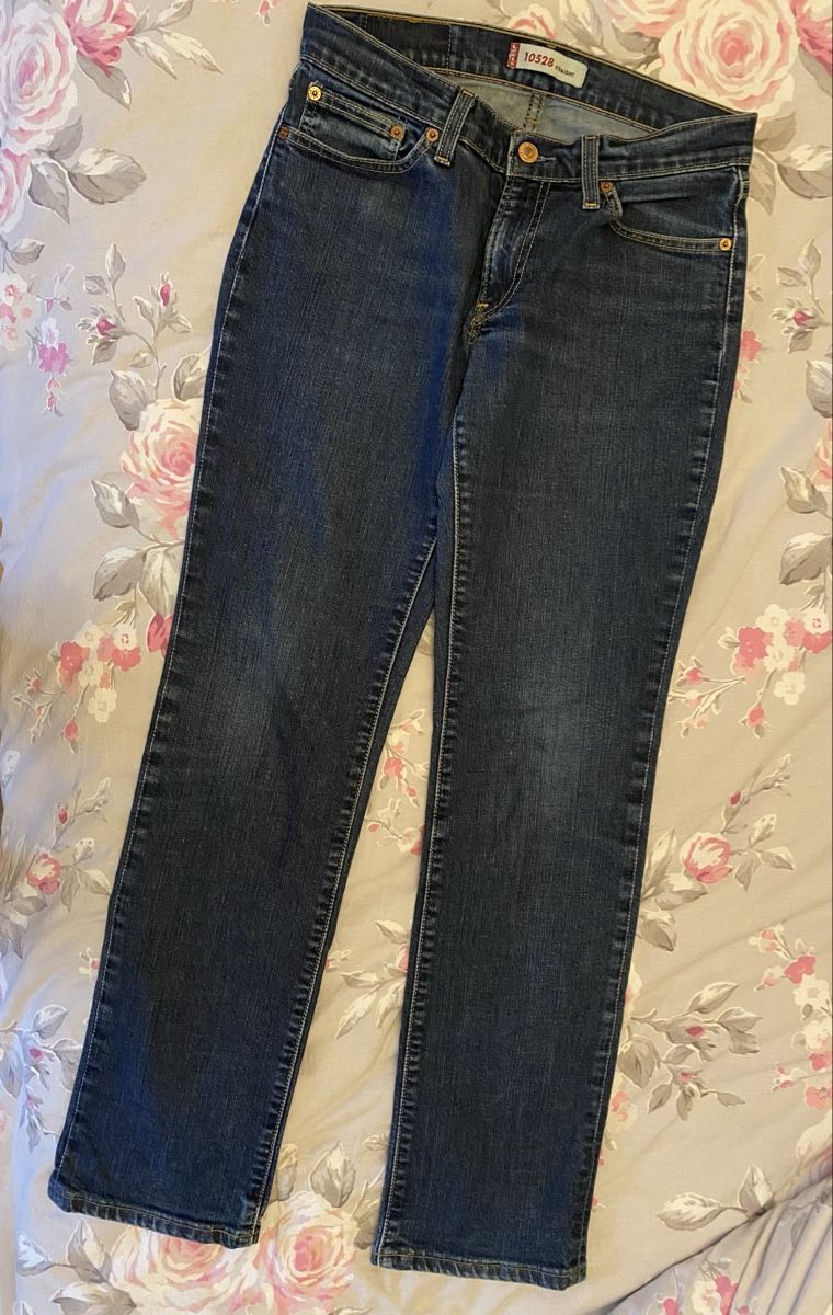 Levi's Jeans: Levis Jeans Straigt 10528 in S – Gebraucht aus Winterthur von Sunshineandrain