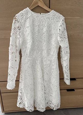 Robe blanche dentelle taille M