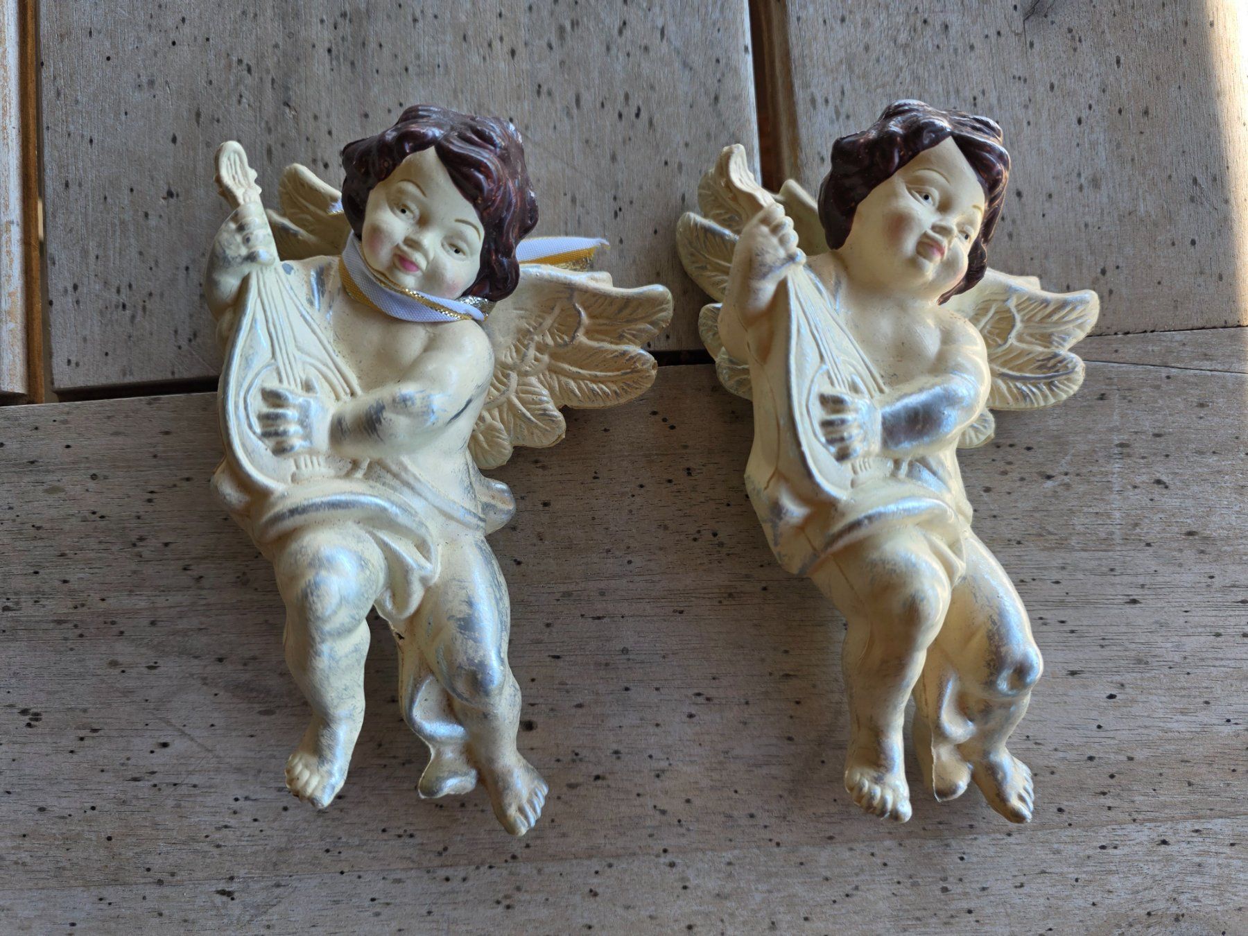 Statuette: 2 Kunststoff Engel Figur Dekoration – Usato da Walterswil BE venduto da Lonitti
