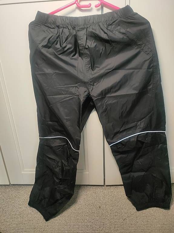 Anzüge, Sport- & Funktionsanzüge: Regenschutz Set: Jacke und Hose – Gebraucht aus Affoltern am Albis von Kadee1 1