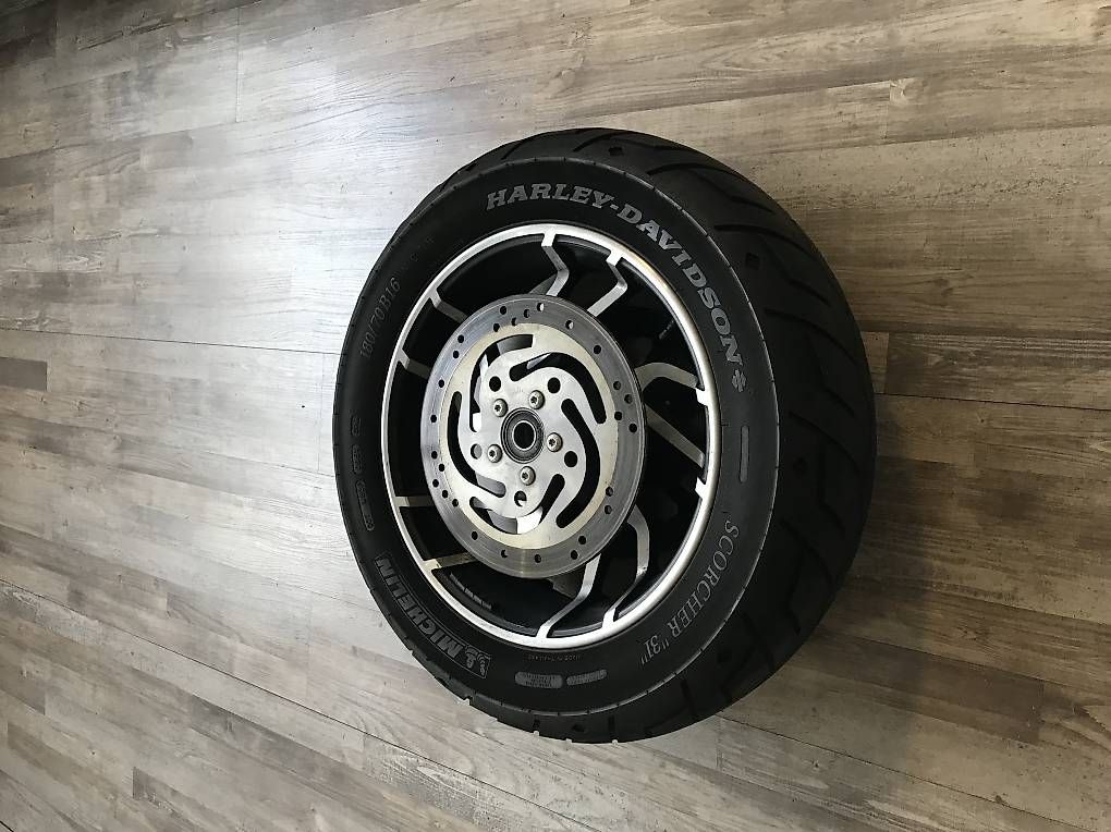 Pneus & Kompletträder: Harley Davidson Hinterrad Felge – Gebraucht aus Schlieren von motostyling 4