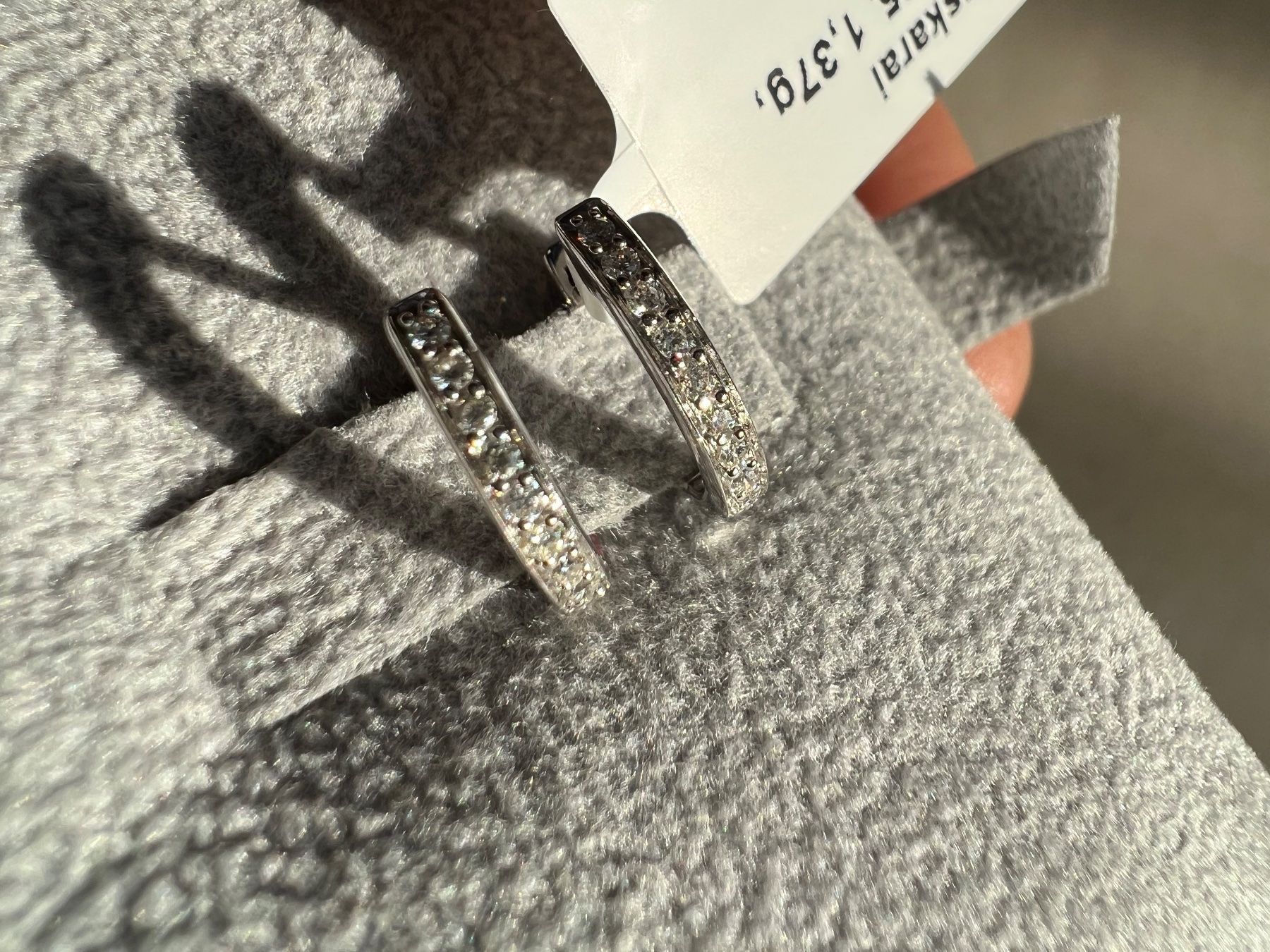 Orecchini pendenti & Orecchini a lobo: Diamond Hoop Earrings, White Gold – Nuovo (secondo la descrizione) da Corsier GE venduto da Karol_save_planet 2
