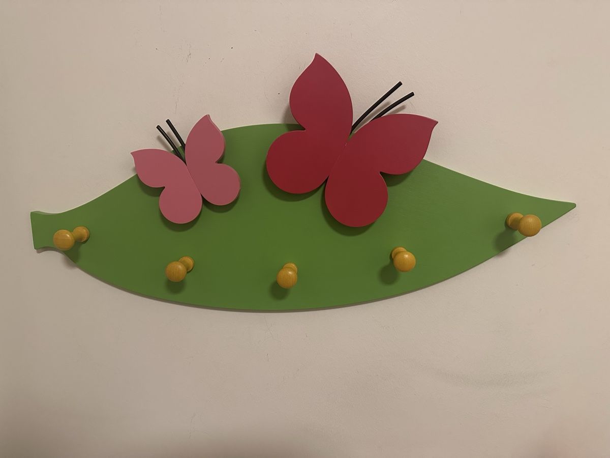 Garderobe: Kinder Garderobe Schmetterlinge  gebraucht – Gebraucht aus Zürich von Bibiti