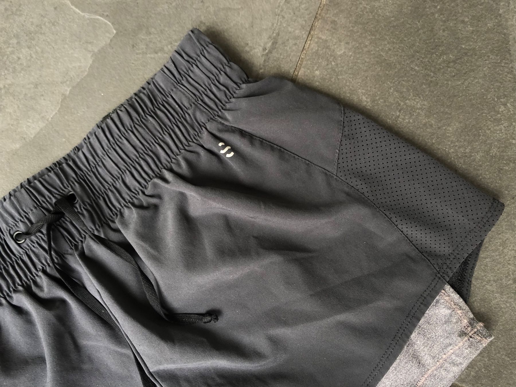 H&M Hosen: Sport Shorts – Gebraucht aus Solothurn von alinamaeva 1