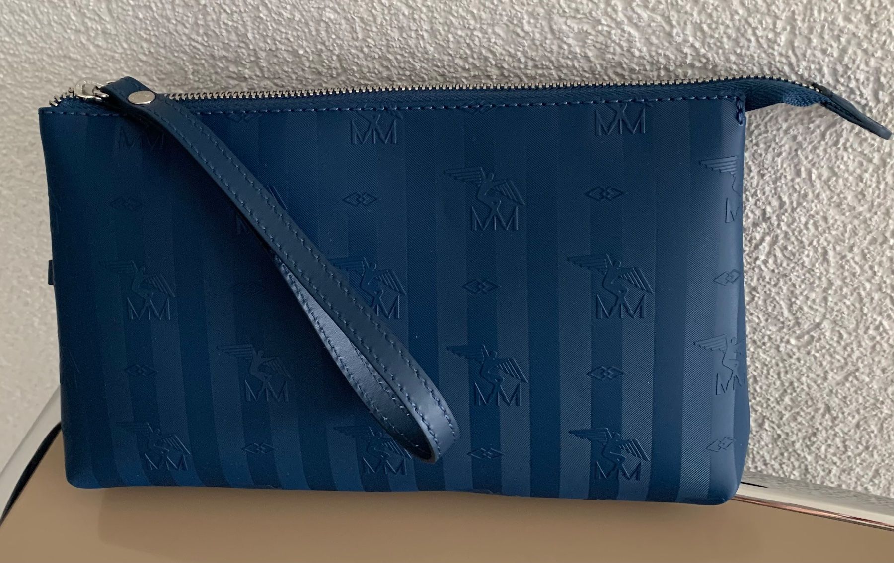Maison Mollerus Borse da donna: MAISON MOLLERUS Pizol deep blue silber, NEU – Nuovo e nell'imballaggio originale da Mettmenstetten venduto da srca