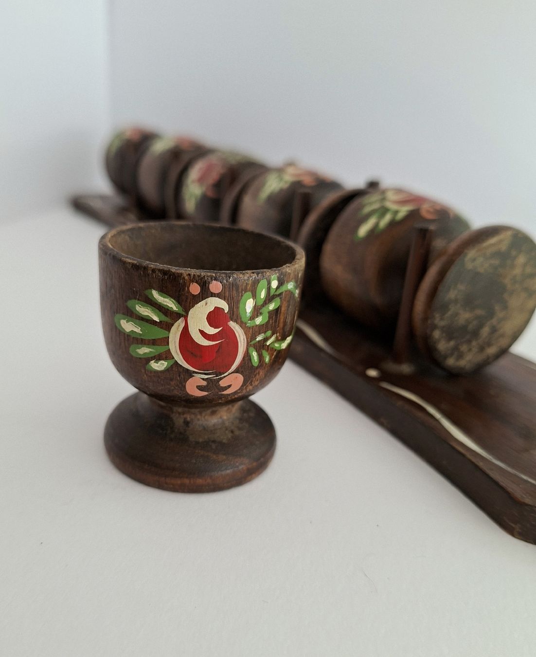 Altre Stoviglie: Vintage 7-teiliges Eierbecher Set aus Holz – Usato da Dietikon venduto da Magi2 2