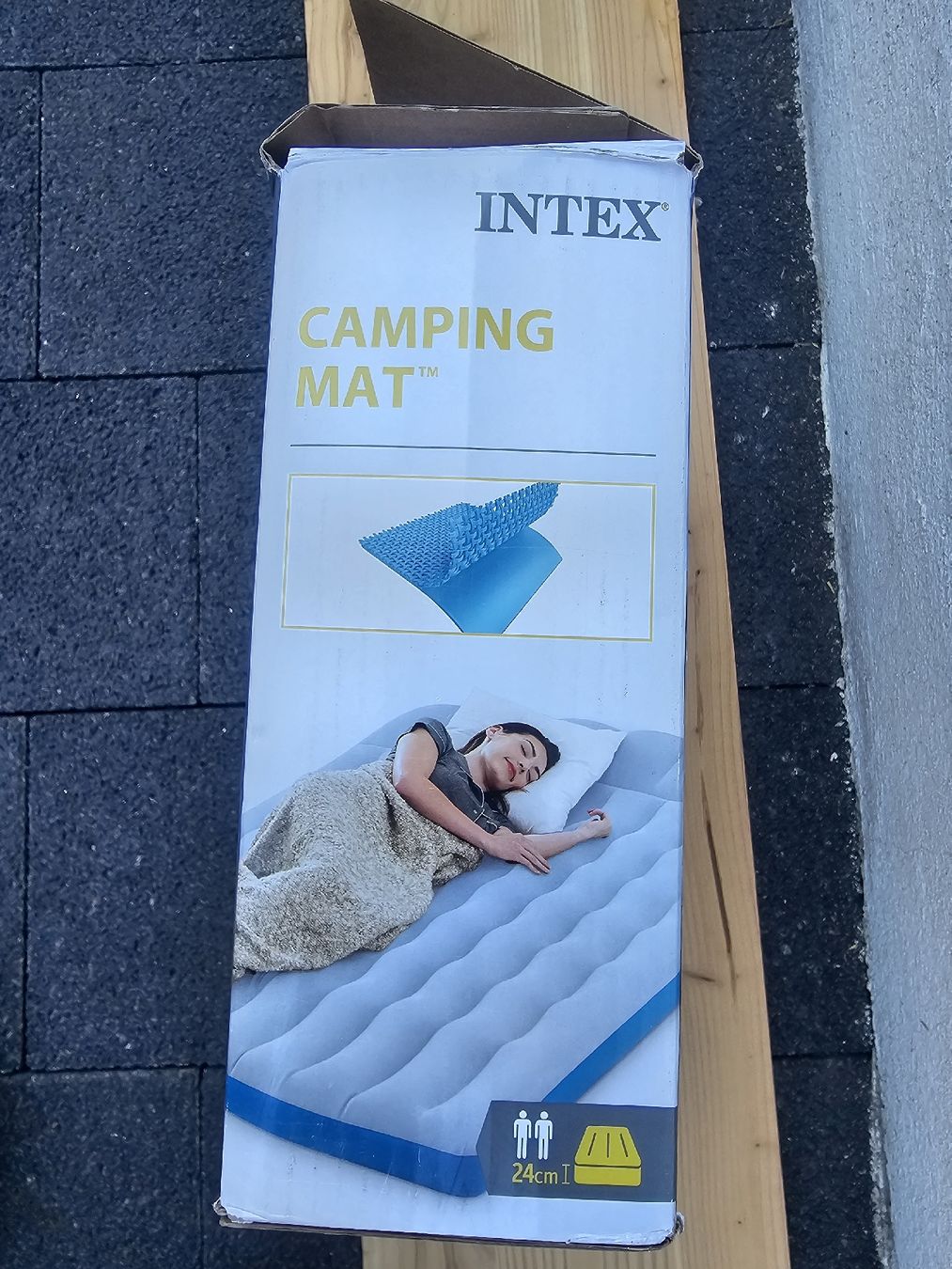 Materassi: Intex Camping Mat 24cm height 1.93m x 1.27m – Usato da Täuffelen venduto da migueldesousa 1