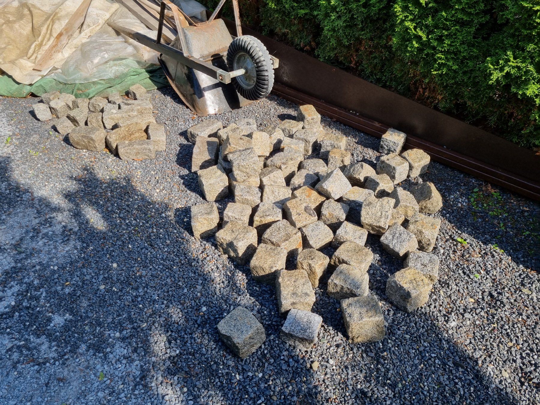 Pietre & tegole: gut 80 Stück Granit Pflastersteine, div. Grössen – Usato da Fürstenaubruck venduto da PizBeverin2018