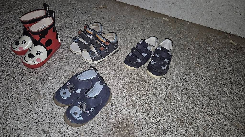Scarpe per ragazzi: Chaussures enfants t. 19 – Usato da Maracon venduto da AnaelleChev