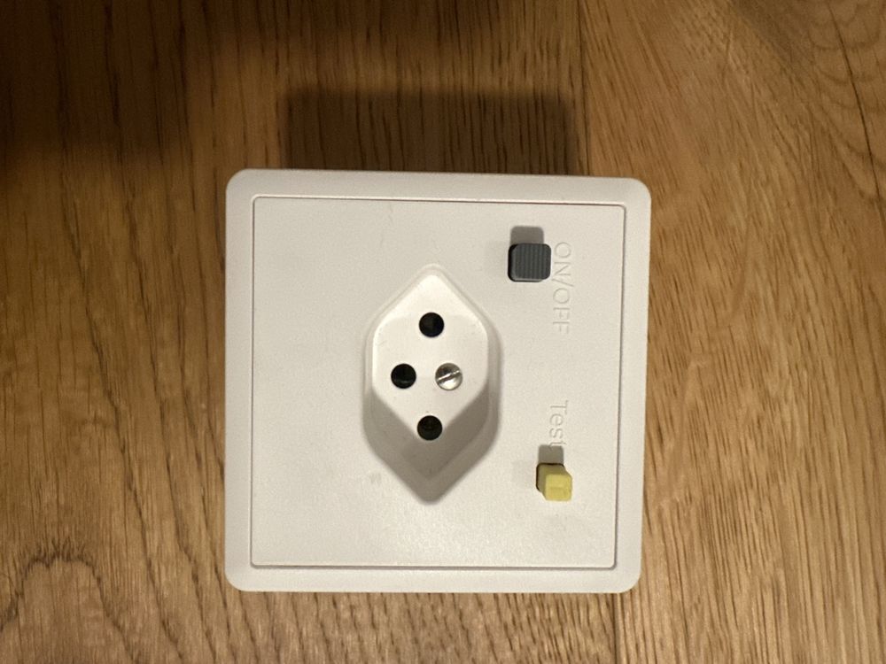 Sidos Steckdose AP FI 30mA weiss (Gebraucht) in Landquart für CHF 75 ...