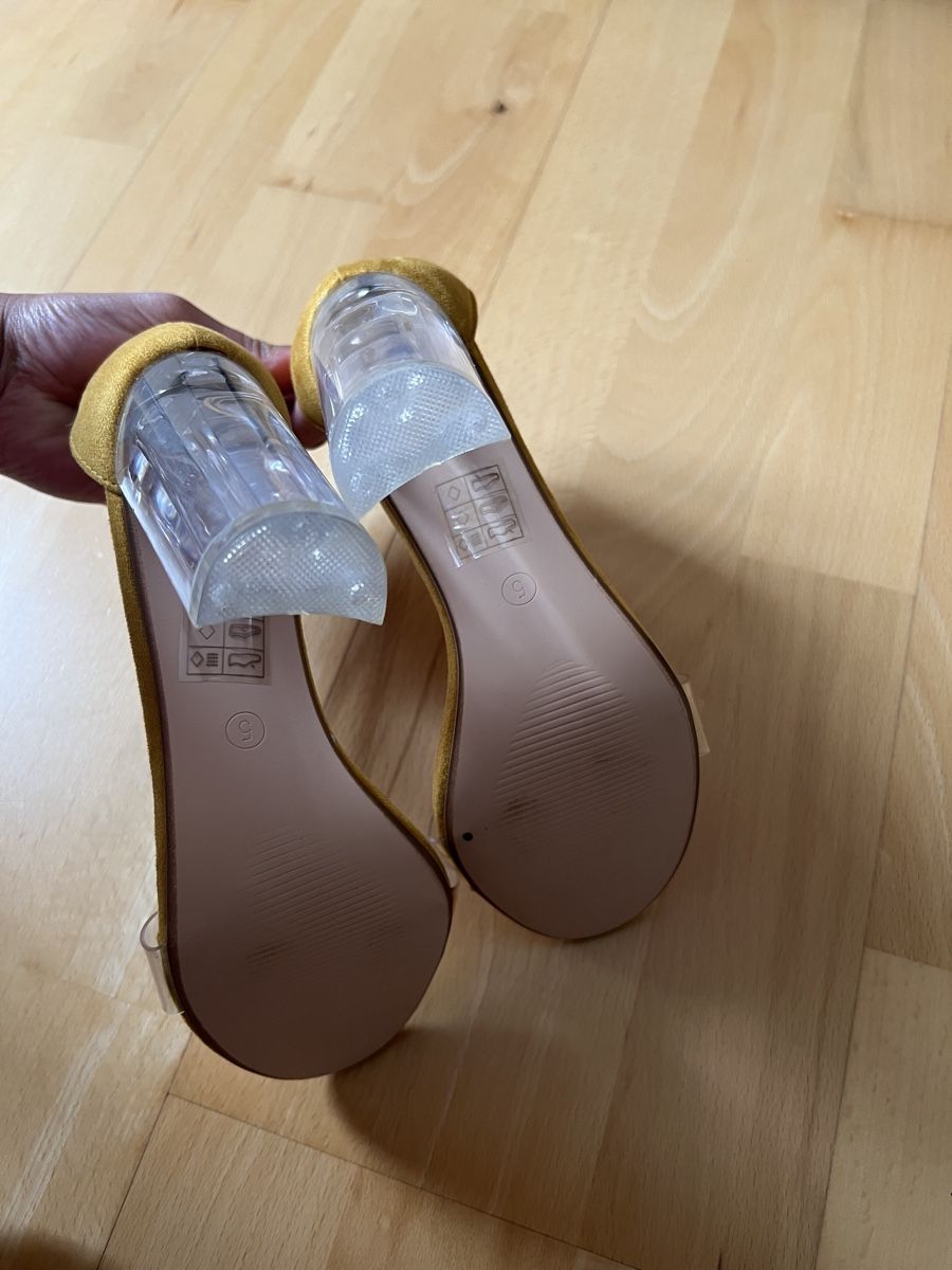 Scarpe da donna: GELBE HIGH HEELS MIT PLEXI-ABSATZ GR. 37/38 – Nuovo e nell'imballaggio originale da Rothrist venduto da FL_17 2