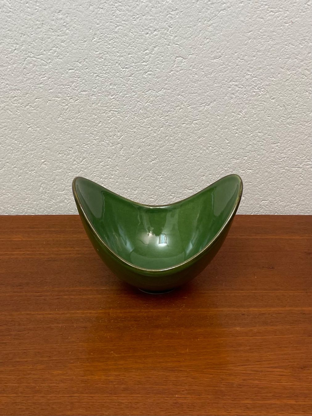 Ciotole: Formschöne Keramikschale zeitgenössische Design Schale – Usato da Zürich venduto da Vintagewiesel 2