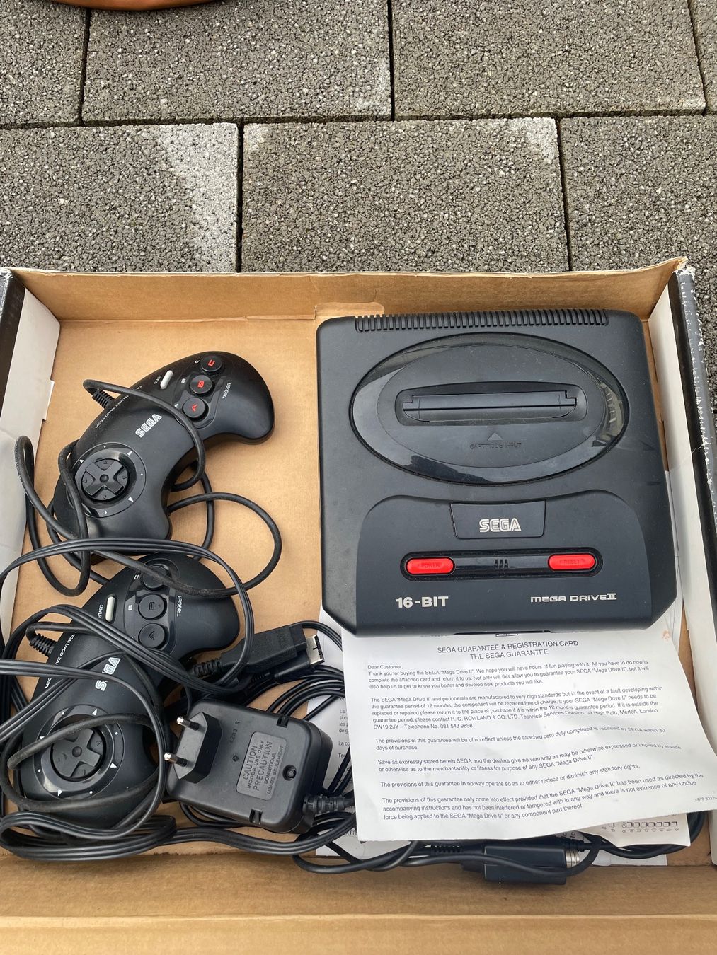 Sega Console: Sega Mega Drive 2 mit 2 Controller und Netzteil funktioniert – Usato da Grenchen venduto da Jimbo3743 1