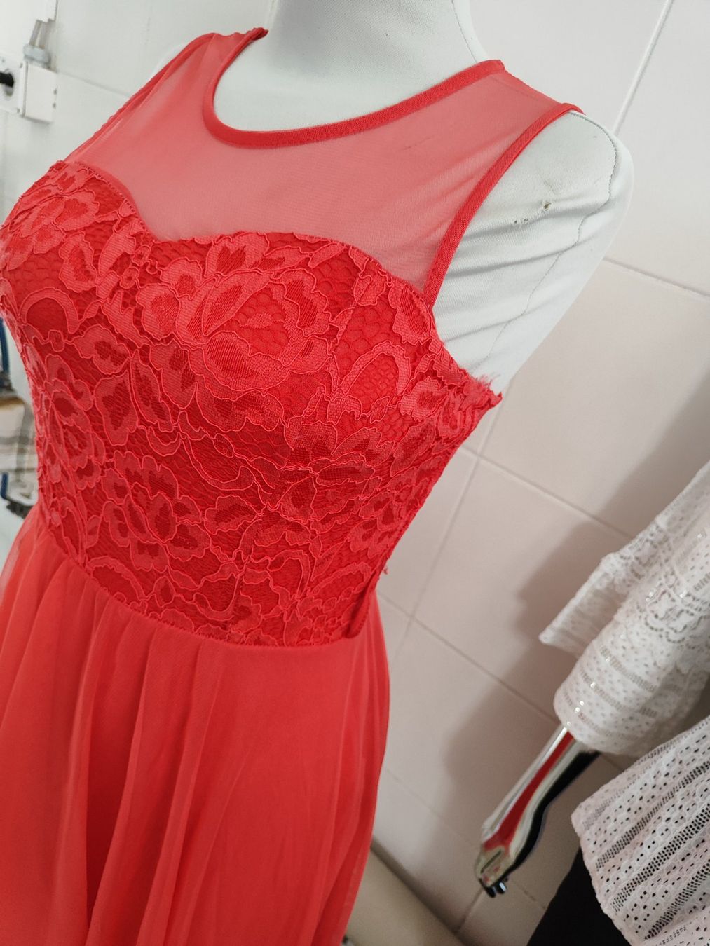 Vestiti: Cocktailkleid GR 36 – Usato da Langnau am Albis venduto da Judithsebi 4
