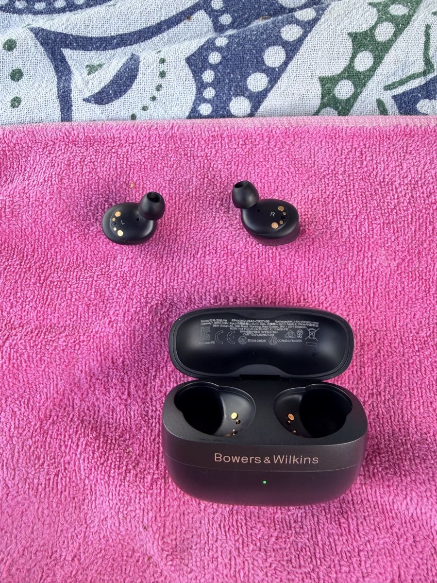 Bowers & Wilkins Cuffie: Bowers & Wilkins Pi8 in ear Kopfhörer – Nuovo (secondo la descrizione) da Steffisburg venduto da larihofmann