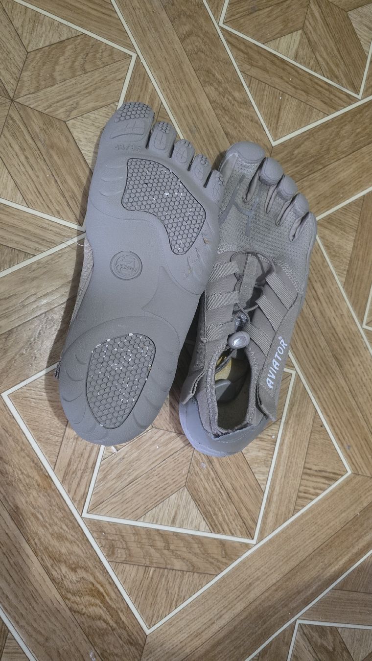 Herrenschuhe: Chaussures pieds nus Aviator taille 43 – Gebraucht aus Mont-sur-Lausanne von Didinho 1