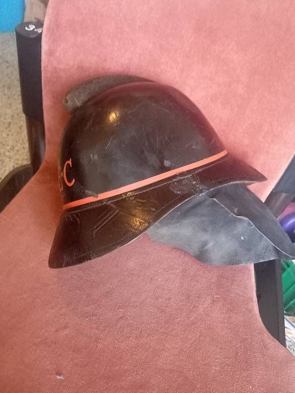 Pompieri: Feuerwehr Helm aus Leder – Usato da Basel venduto da Petergunn 3