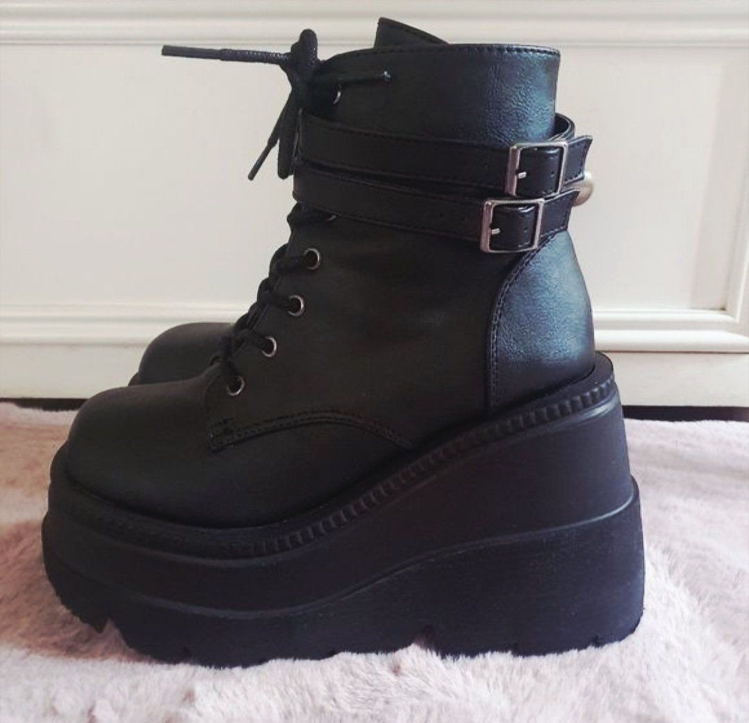 Scarpe da donna: Boots ungebraucht von Demoniacult – Nuovo e nell'imballaggio originale da Hunzenschwil venduto da Ananas132