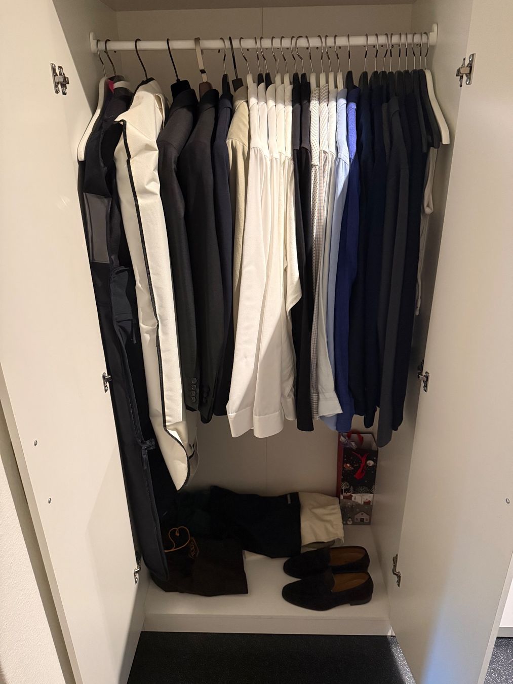 Ikea Schränke: Armoire IKEA – Gebraucht aus pully von asi_w6gl 2
