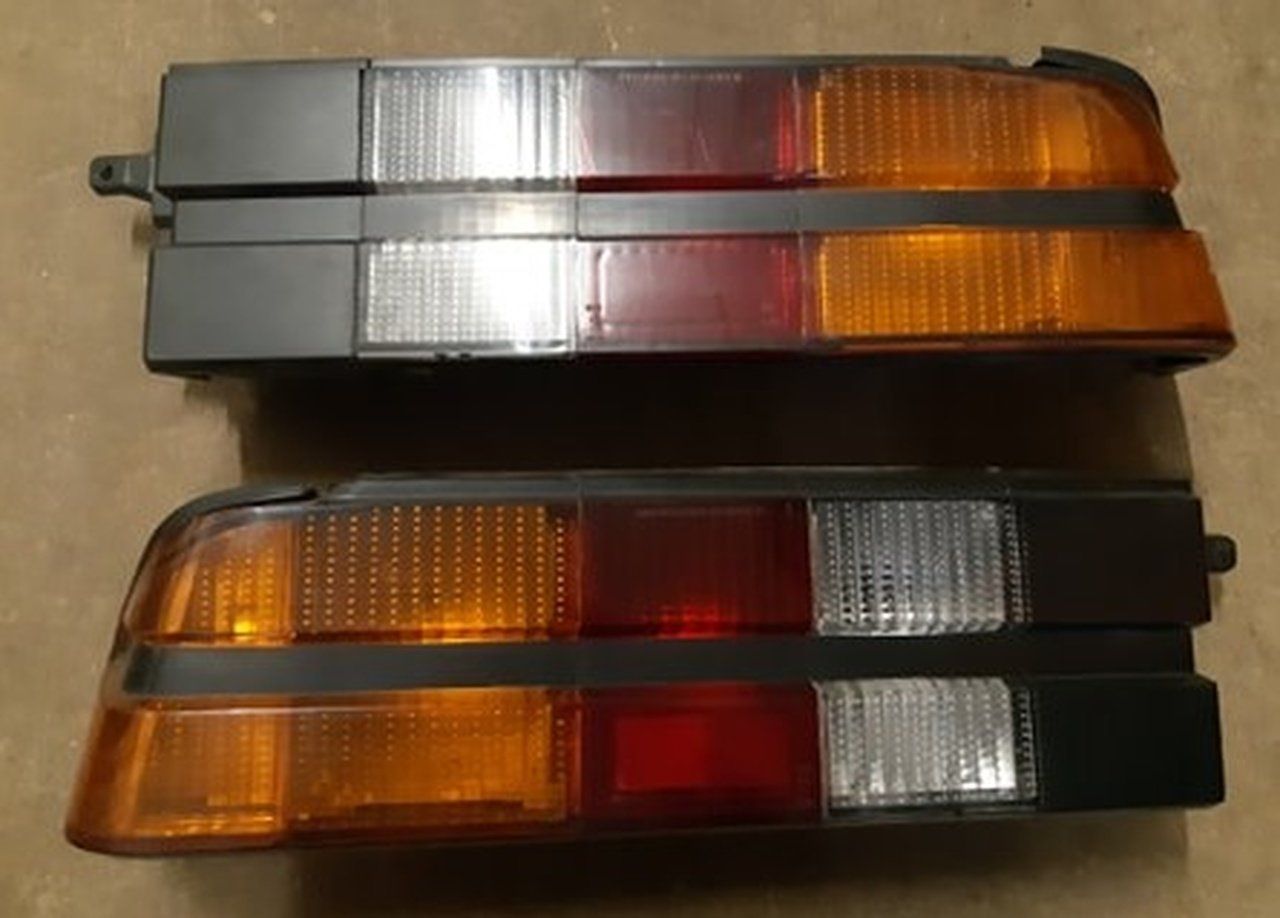 Chevrolet Tutti pezzi di ricambio auto: Chervrolet Camaro Hecklampen 1982-1992 – Usato da Niedergösgen venduto da usc_8fsx