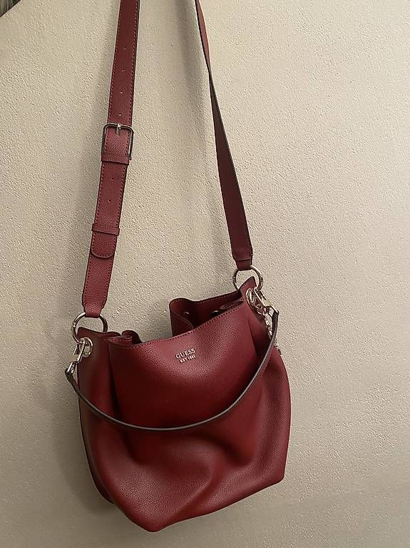Guess Borse da donna: GuessTasche Neu – Usato da Wagen venduto da Claudia5473 2