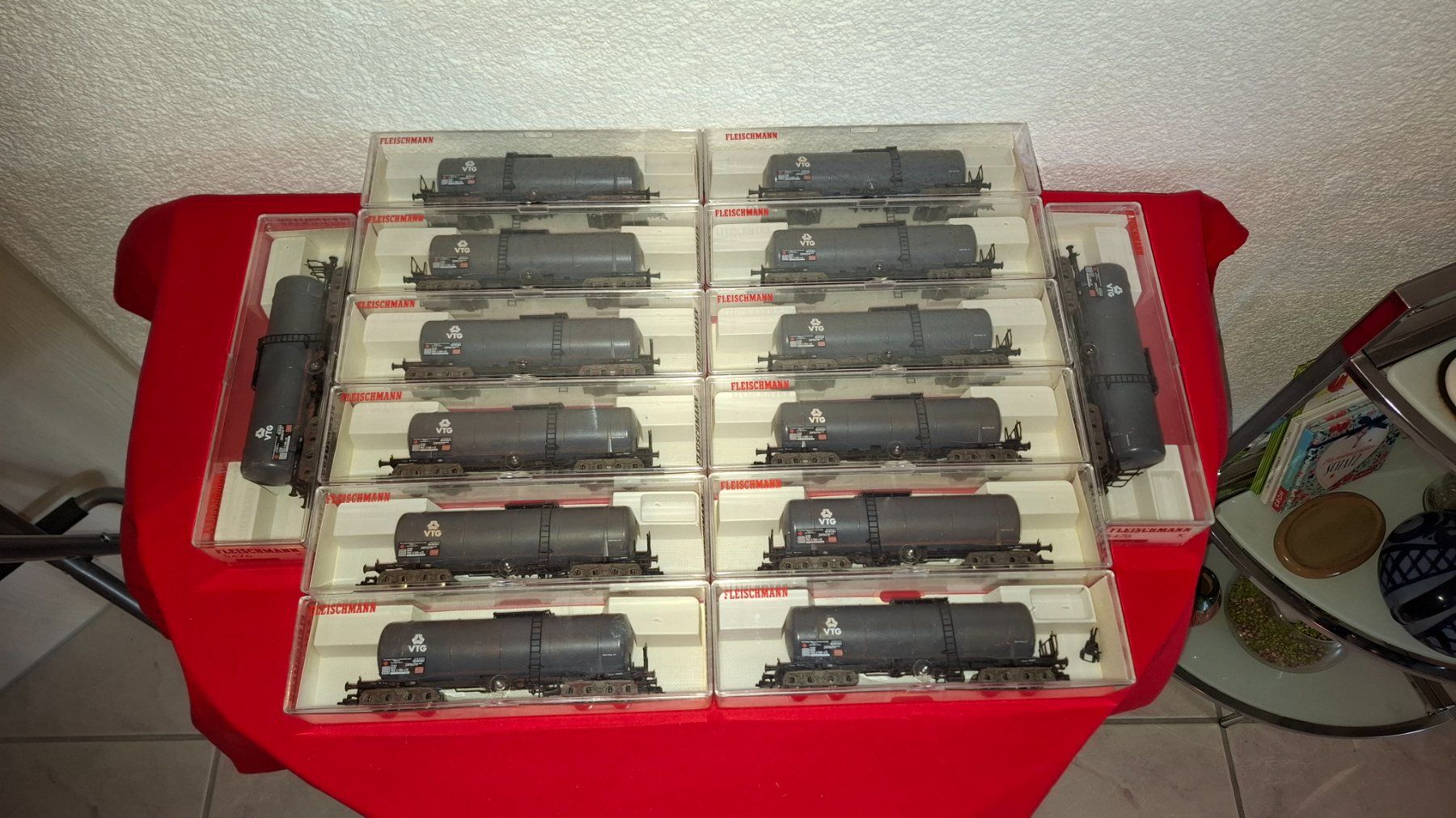 Fleischmann Modelleisenbahnen: Fleischmann : 14 Kesselwagen der VTG – Neu (gemäss Beschreibung) aus Märwil von Siebenzipfel 3