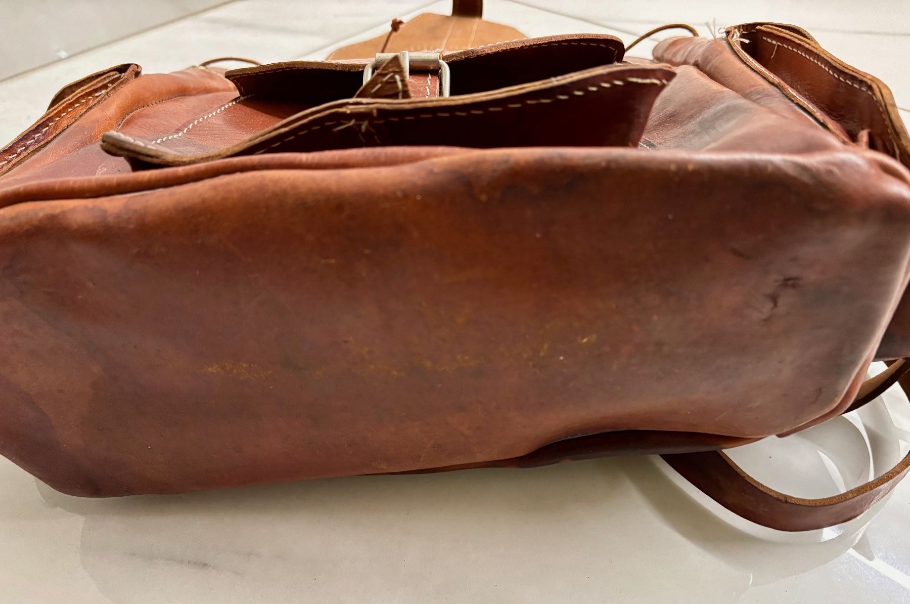 Zaini: Sac à dos en cuir, vintage, per pc, documents... – Usato da Losone venduto da courrier 4