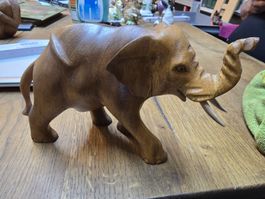 Holz Elefant Figur, Handgeschnitzt (T)