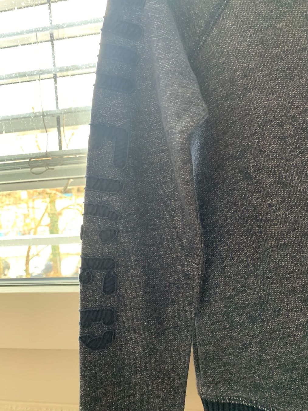 Maglioni & Felpe: Pulli Jungen  8-10Y Tommy Hilfiger – Usato da Wettingen venduto da Green183 3