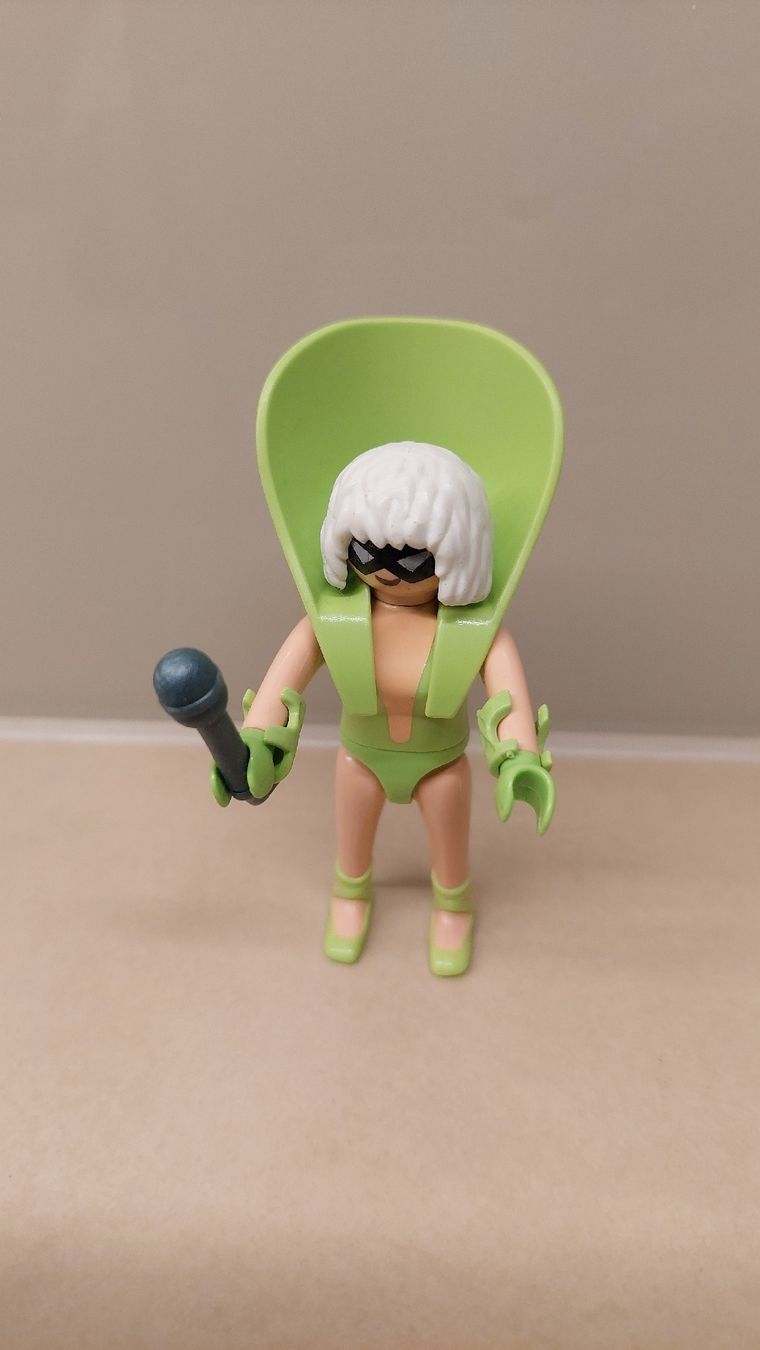 Playmobil Giocattoli: Playmobil Sängerin – Usato da Wisen SO venduto da Shopoholiker
