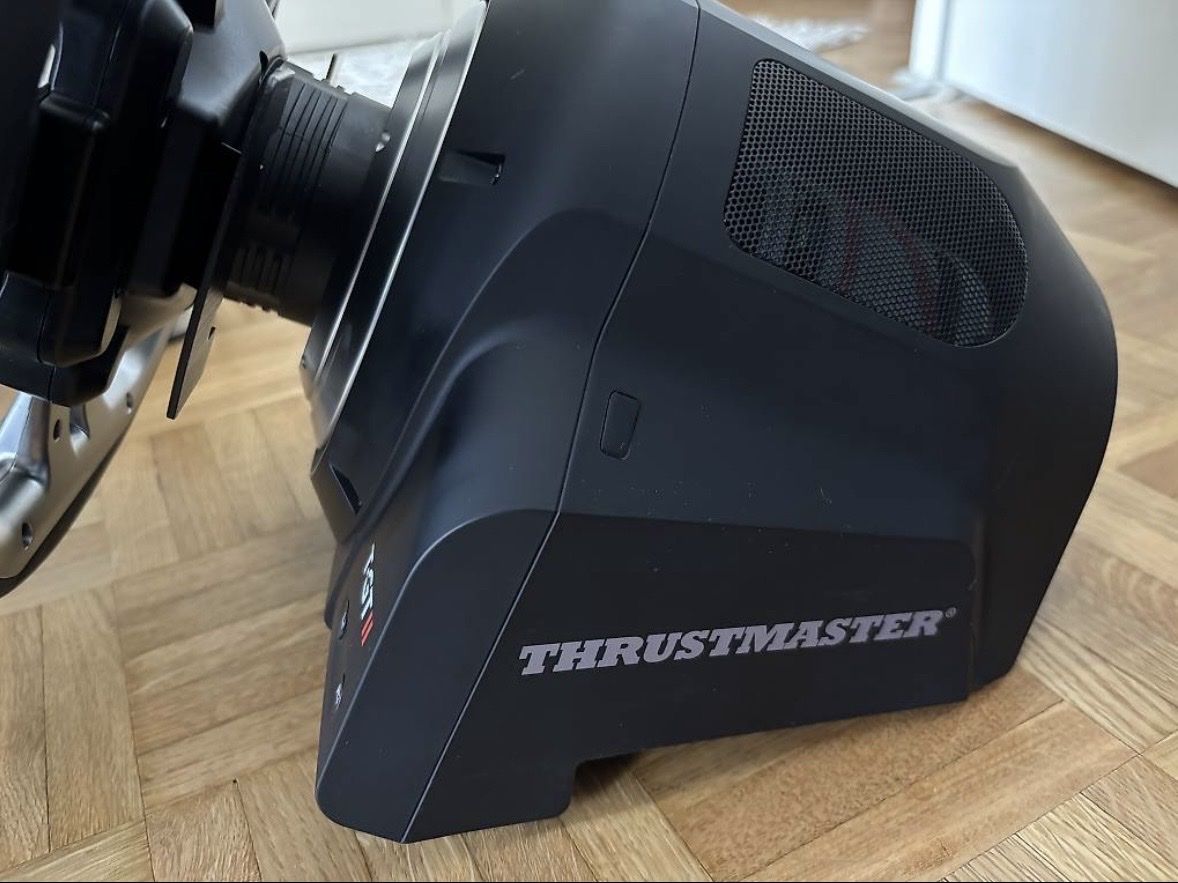 Thrustmaster Manettes: Thrustmaster T-GT2 Gran Turismo simulateur – D'occasion à Lausanne par Ale981 2