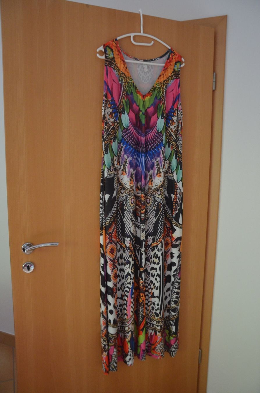 Kleider: TAILLE 48-50 - 1 MAL GETRAGEN – Gebraucht aus Chiasso von Dolly015