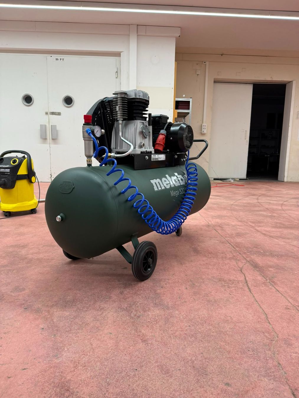 Metabo Compressori: Metabo 520 200 D Druckluftkompressor – Nuovo (secondo la descrizione) da St. Gallen venduto da Mensch77 2