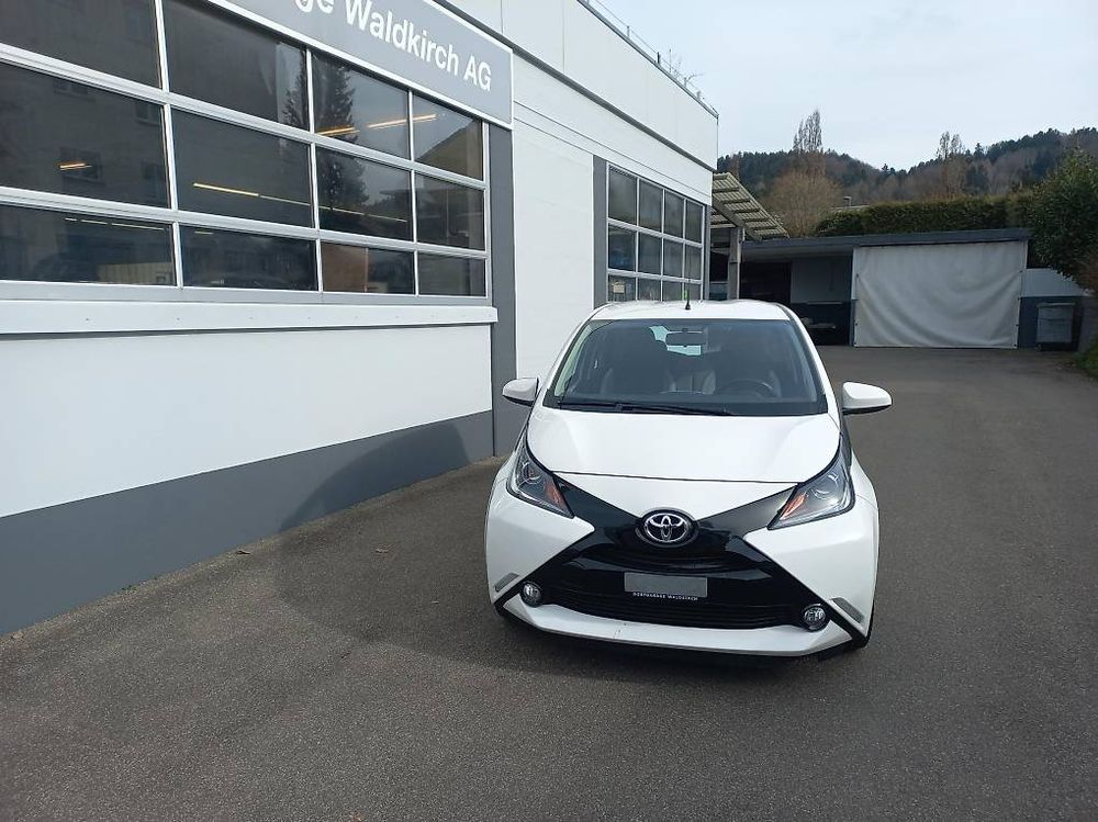 Toyota Automobili: Toyota Aygo 1.0 *ab MFK *ab Service *Top Zustand – Usato da Waldkirch venduto da Dorfgarage_W 2