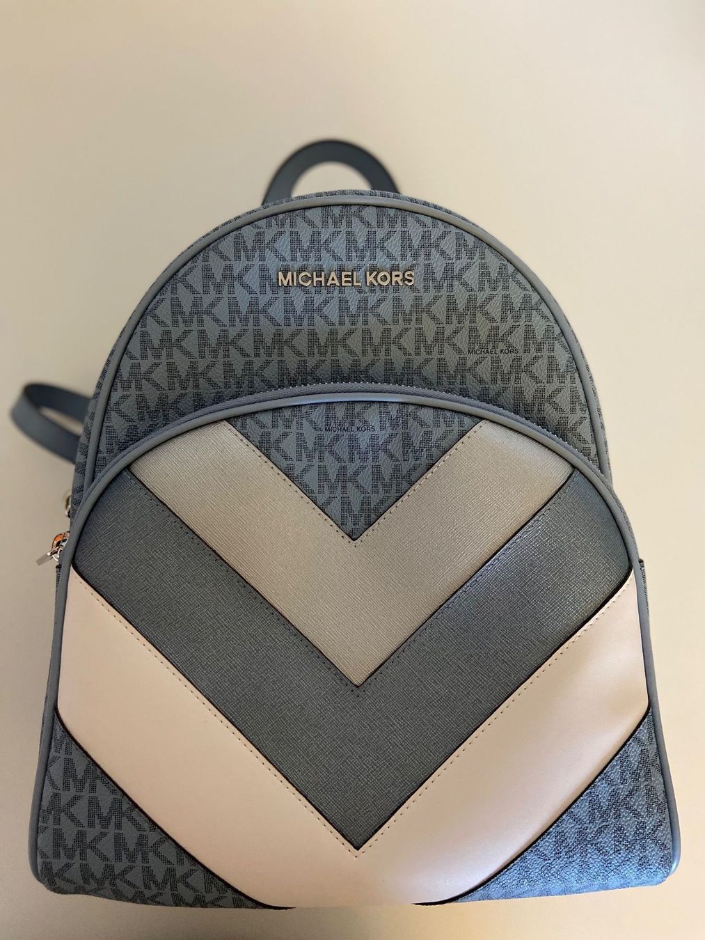 Michael Kors Zaini: Michael Kors Rucksack NEU! – Nuovo (secondo la descrizione) da Horn venduto da Renet009