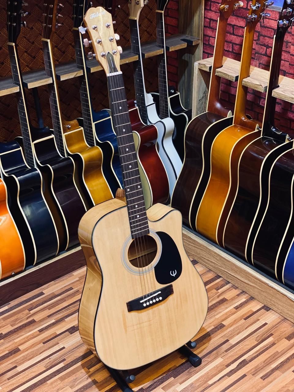 Epiphone Musikinstrumente: Epiphone Akkustik Gittare – Gebraucht aus Zürich von waltermanesh
