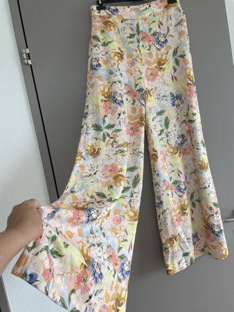 Zara Sommerhose Gr. L