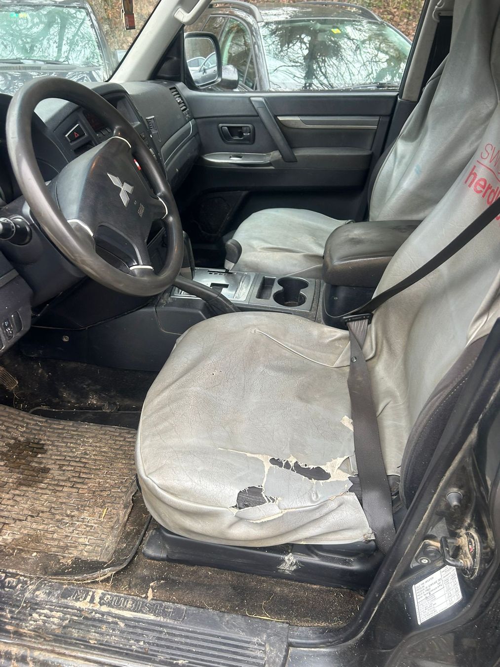 Mitsubishi Automobili: mitsubichi pajero 3.2 automatique  – Usato da Peseux venduto da MehdiS01 1