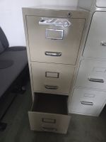 Schubladenschrank mit 3 Schubladen