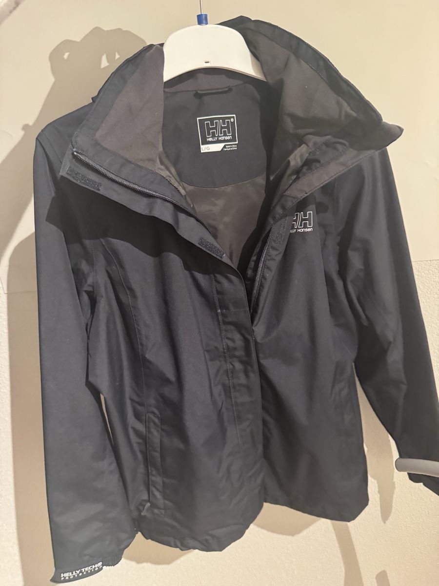 Helly Hansen Jacken: Regenjacke Helly Hansen dunkelblau – Gebraucht aus Jonschwil von kasupash