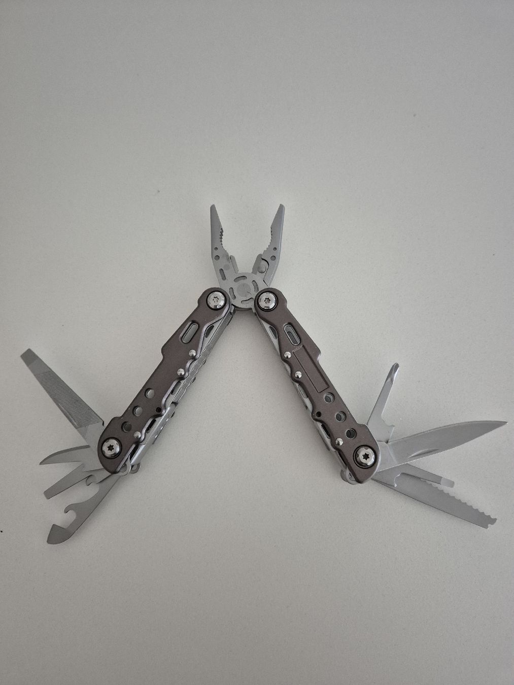 Alle Werkzeuge: Multitool Werkzeugzange Klappbar gebraucht – Gebraucht aus Bonaduz von ArianeK01 2