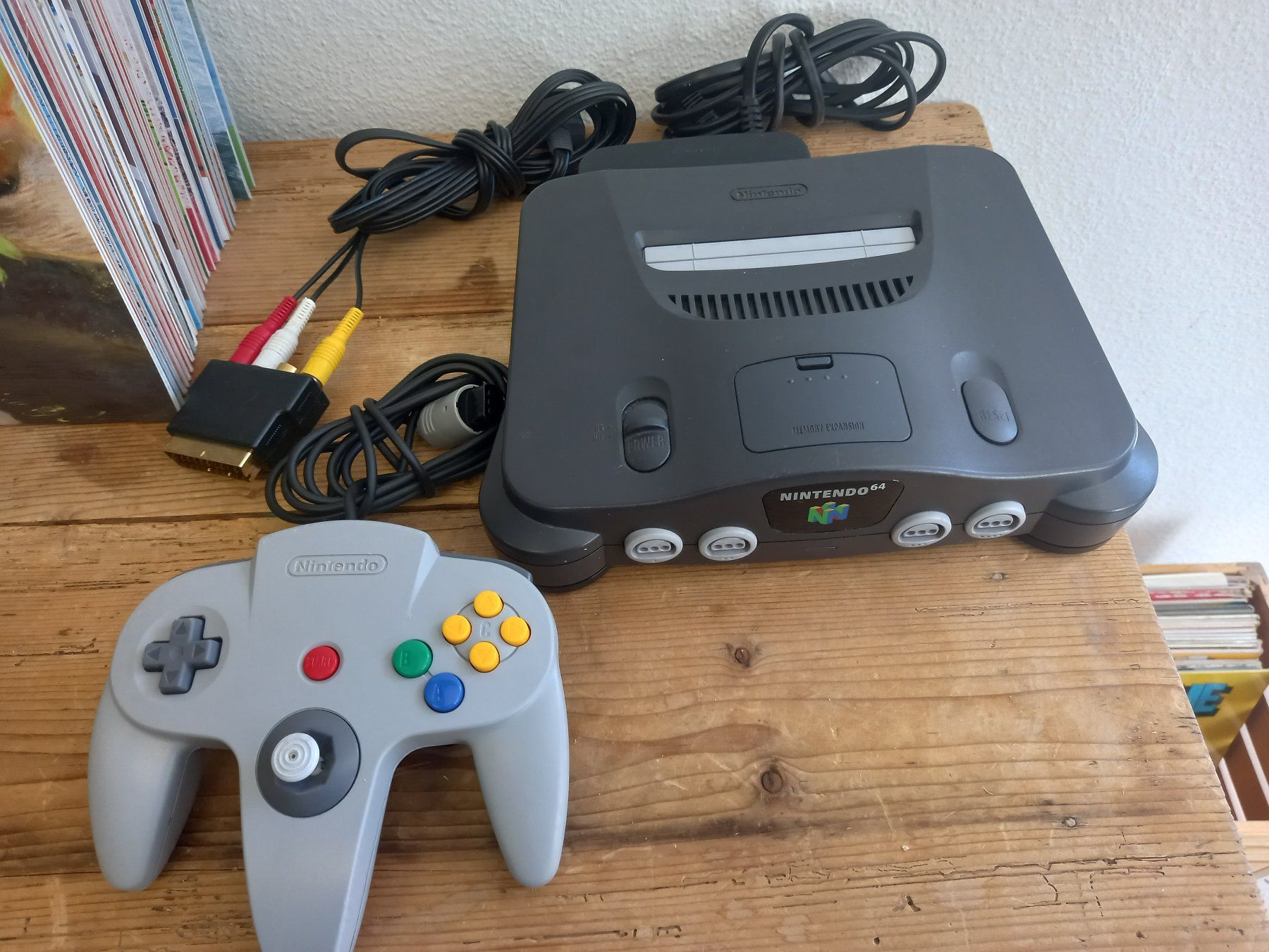 Nintendo Console: Nintendo 64 konsol mit 1 Kontroller – Usato da Prez-vers-Siviriez venduto da Monija70
