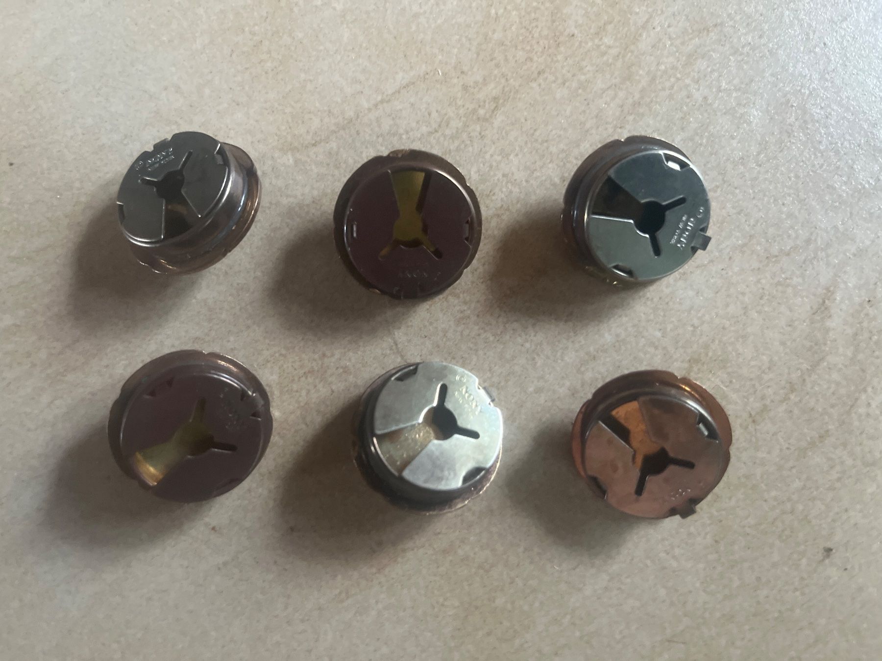 Altri gioielli: 6 cache-boutons NONY New York vintage – Usato da Vernayaz venduto da Darkfrost 1