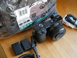 Sony A6000 Set 16-50 OSS + Tasche (NEU)