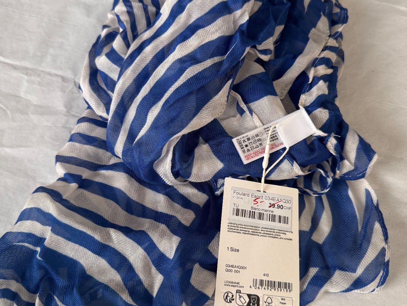 Esprit Foulard & Sciarpe: Echarpe d'été Esprit, rayures bleues et blanches – Nuovo e nell'imballaggio originale da Vuisternens-Romont venduto da gol_xp6p 3