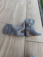 Neuwertige Stiefel, weiter Schaft