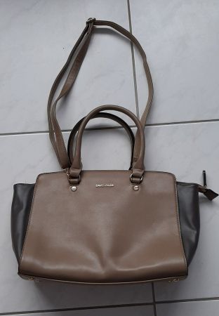 Schöne Handtasche *David Jones*